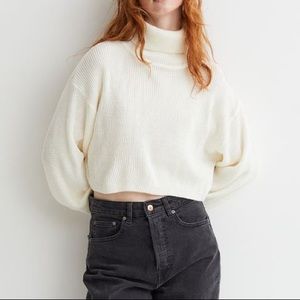 H&M Small Cropped Turtle Neck Sweater